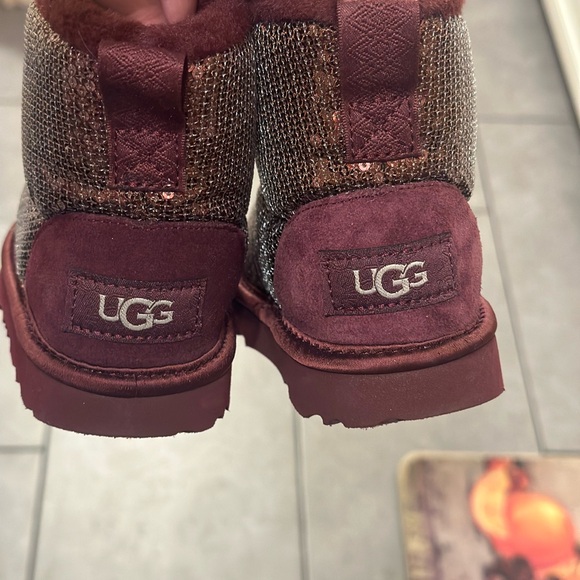 Classic Mini Mirror Ball Toddler UGGS - Picture 7 of 16